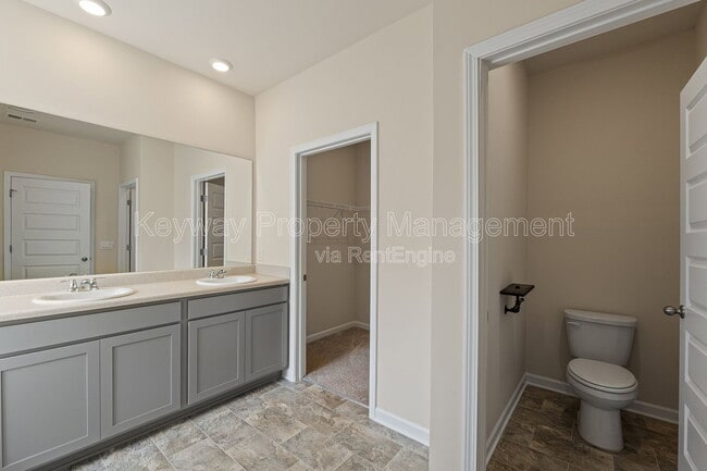 Building Photo - 3262 Carmine Ave