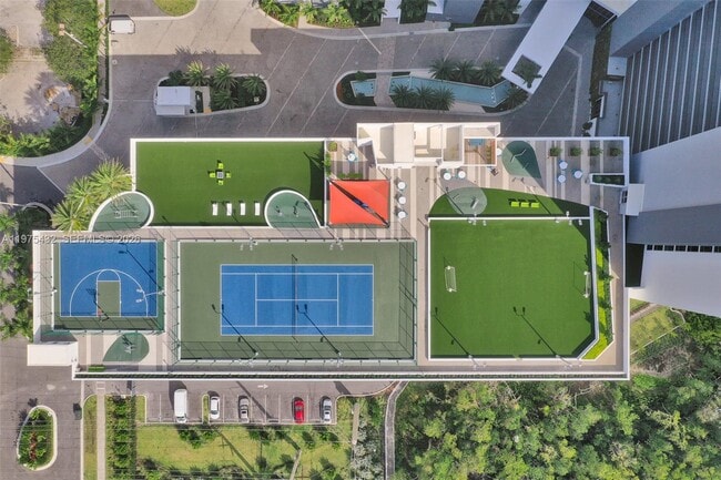 Building Photo - 16385 Biscayne Blvd