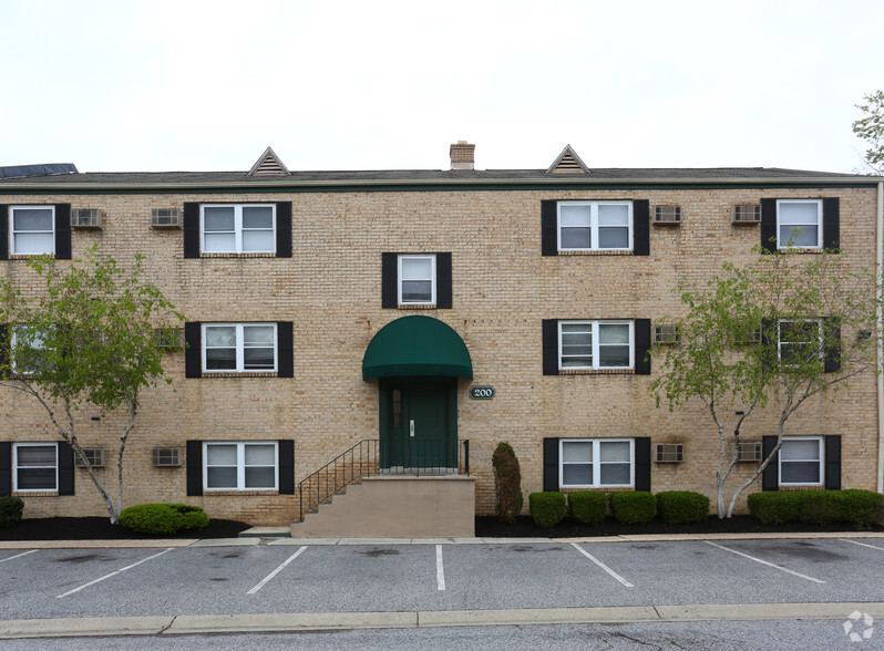 Building Photo - Melrose Place Apartments