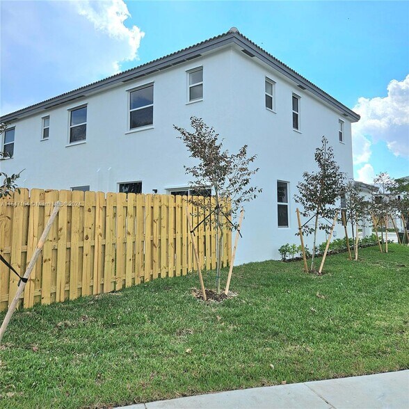 Building Photo - 29221 SW 162nd Ct