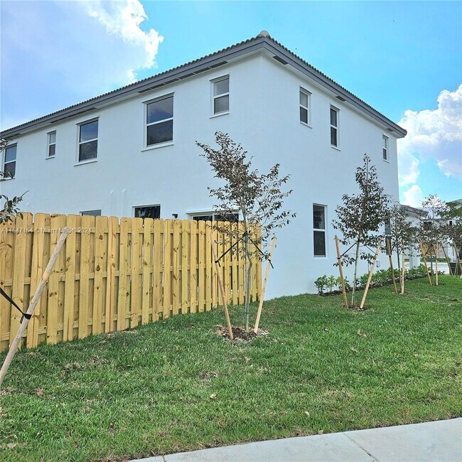 Building Photo - 29221 SW 162nd Ct