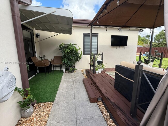 Building Photo - 4009 Jefferson St