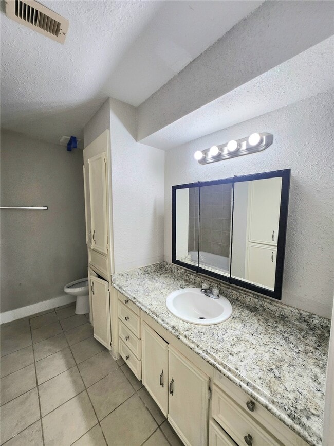 Building Photo - 9110 Kentshire Dr