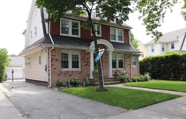 Primary Photo - 84-75 Homelawn St