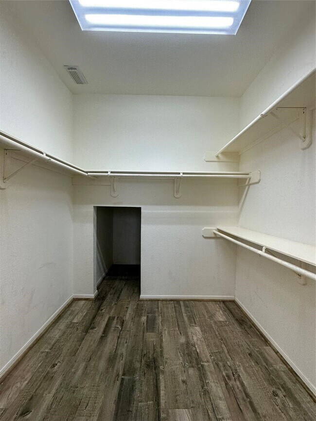 Building Photo - 3902 Breaux Bridge Ln