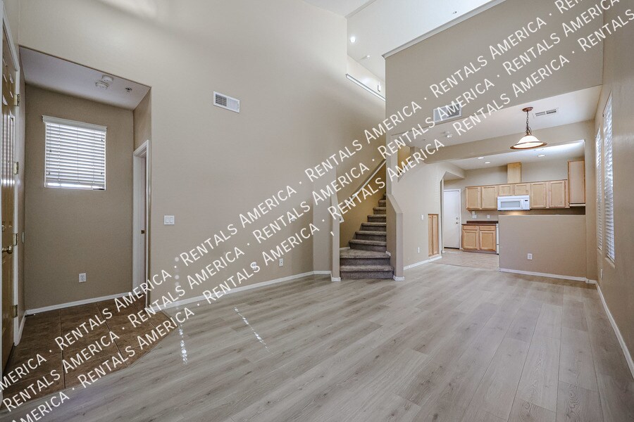 Building Photo - 1225 N 36th St