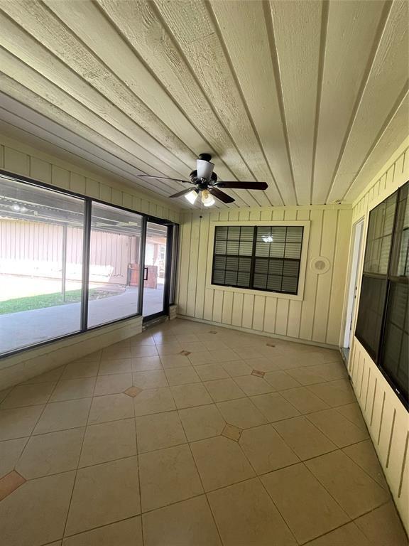 Building Photo - 7811 Echo Brook Dr