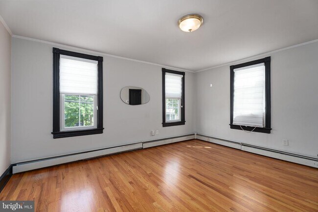 Building Photo - 357 Nassau St