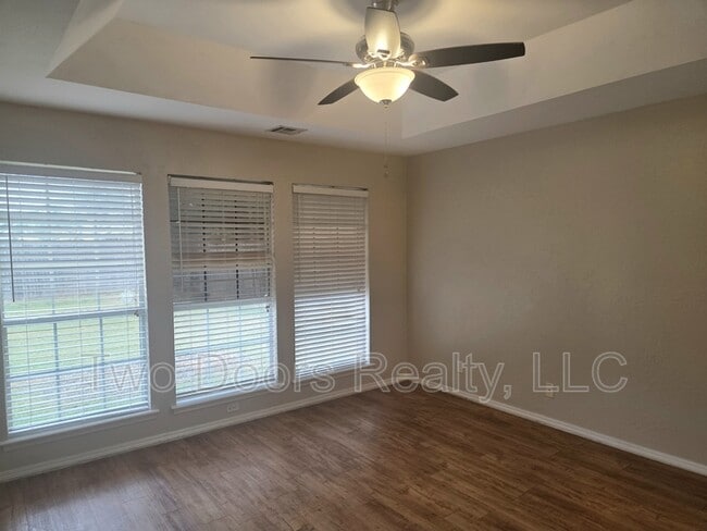 Building Photo - 13820 Oakmond Rd