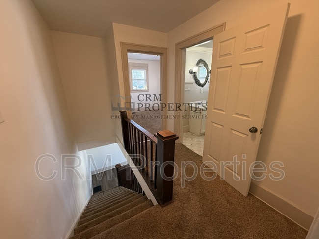 Building Photo - 811 N Webster St