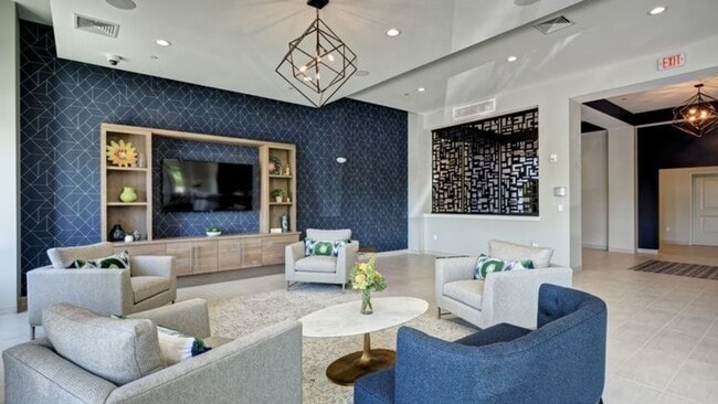 Building Photo - 1160-1178 Silas Deane Hwy