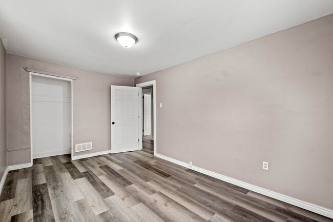 Building Photo - SCORE 50% OFF 1ST MONTH'S RENT IF SIGNED BY APRIL 10! Stunning 3 bedroom home in Aliquippa availa...