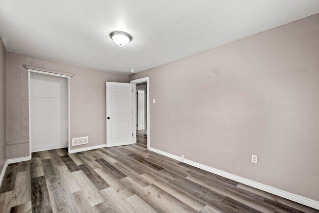 Building Photo - Stunning 3 bedroom home in Aliquippa available May 1!