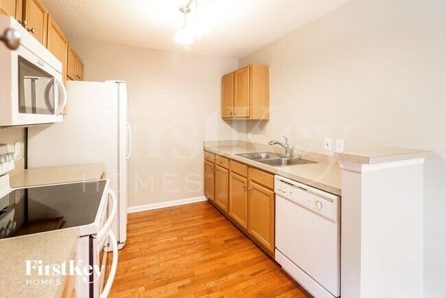 Building Photo - 113 Tyron Rd