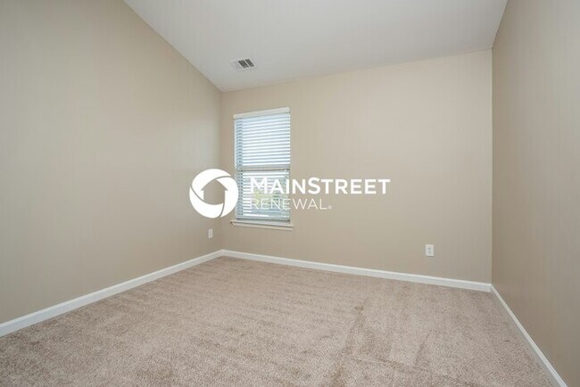 Building Photo - 5 Bedroom Pet-Friendly Home in Atlanta, GA with Main Street Renewal