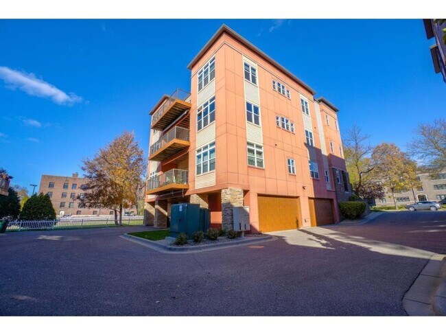 Building Photo - 215 Otis Avenue