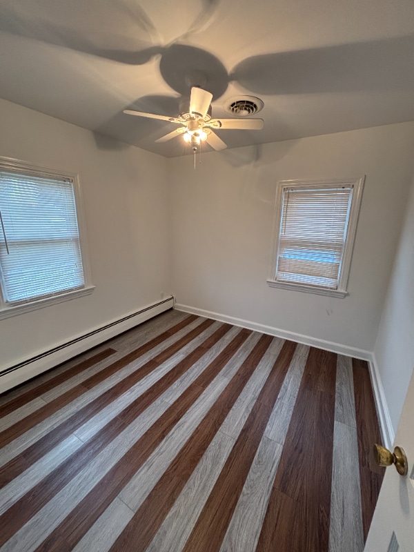 Building Photo - 319 Holly Ct