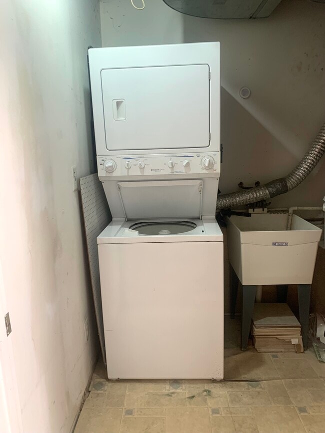 Building Photo - 1506 Columbia Rd NW