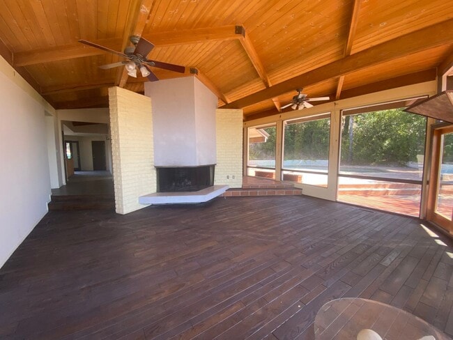 Building Photo - Beautiful 4 Bed / 4 Bath Home with Private Pool in Prestigious La Cañada