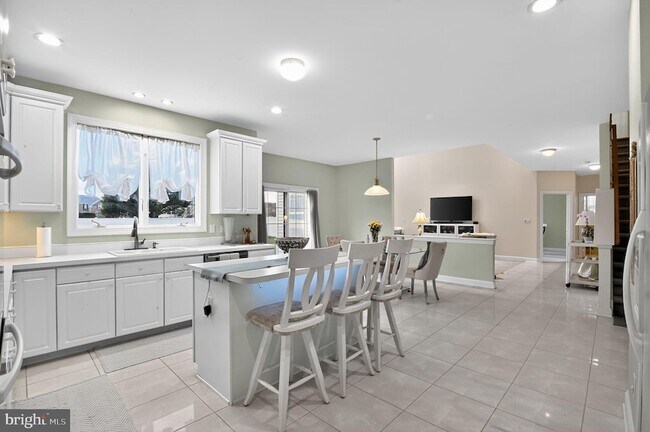 Building Photo - 20 Jasmine Rd