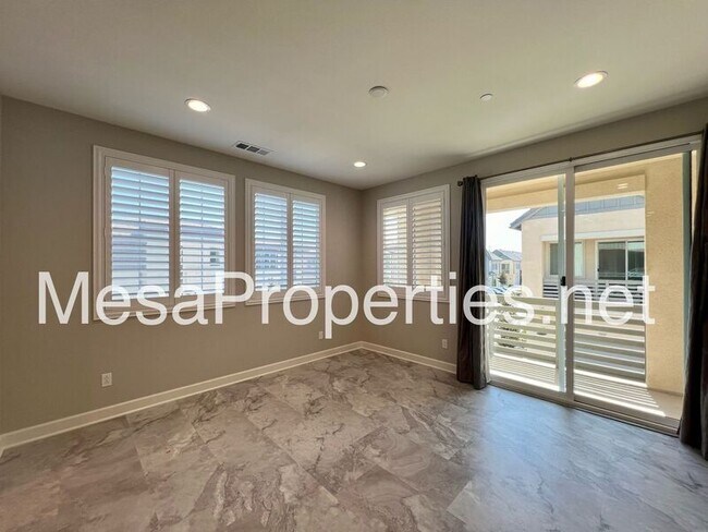 Building Photo - 3880 S Oasis Paseo