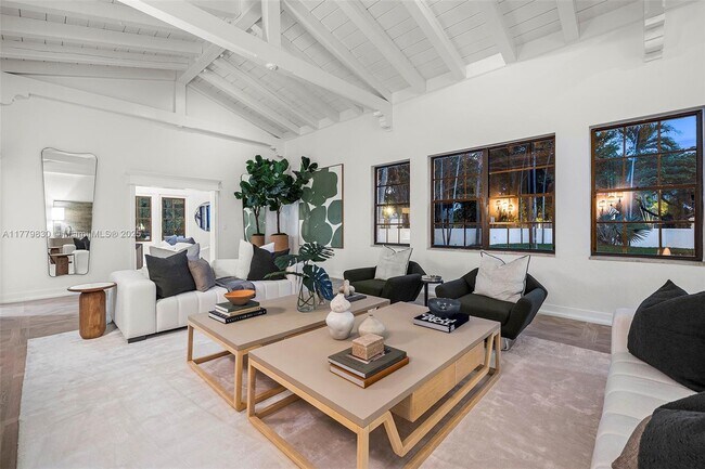 Building Photo - 3500 Flamingo Dr