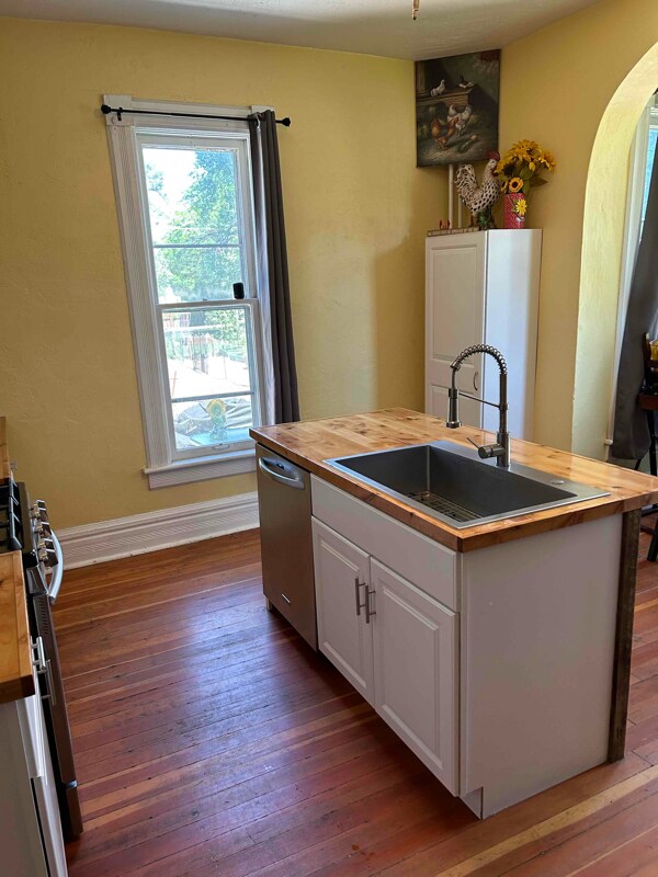 Building Photo - 1423 11th St