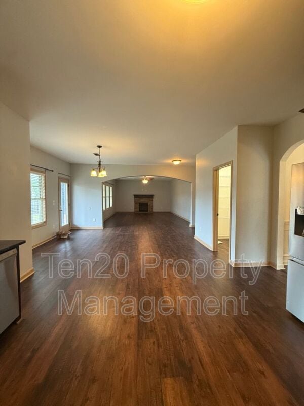 Building Photo - 25 Red Maple St