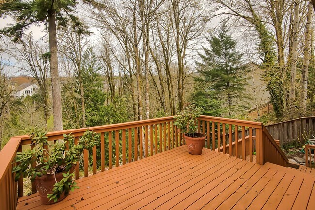 Building Photo - 4 Bedroom Home For Rent In Forest Heights