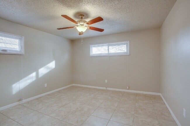 Building Photo - Spectacular Three Bedroom Home Nestled Nea...