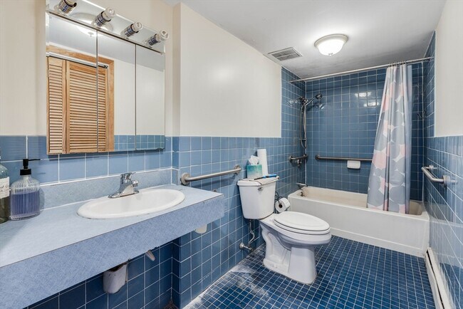 Building Photo - 41 Park St