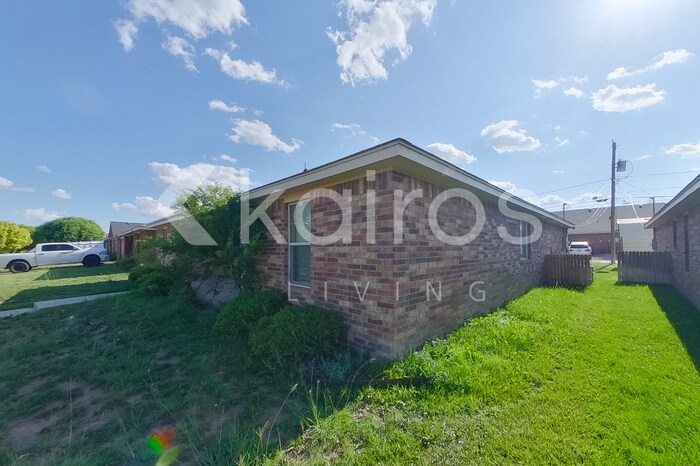 Building Photo - 4506 S Roberts St