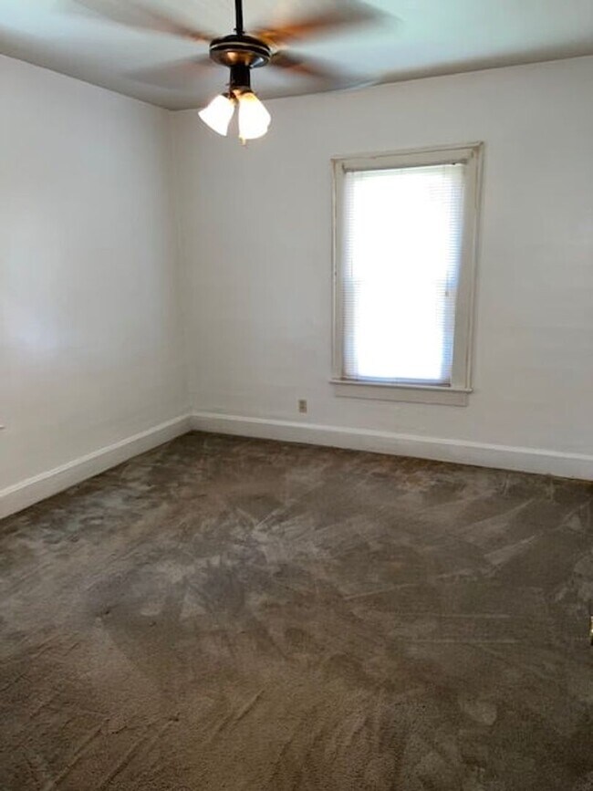 Building Photo - 660 Taylor Ave