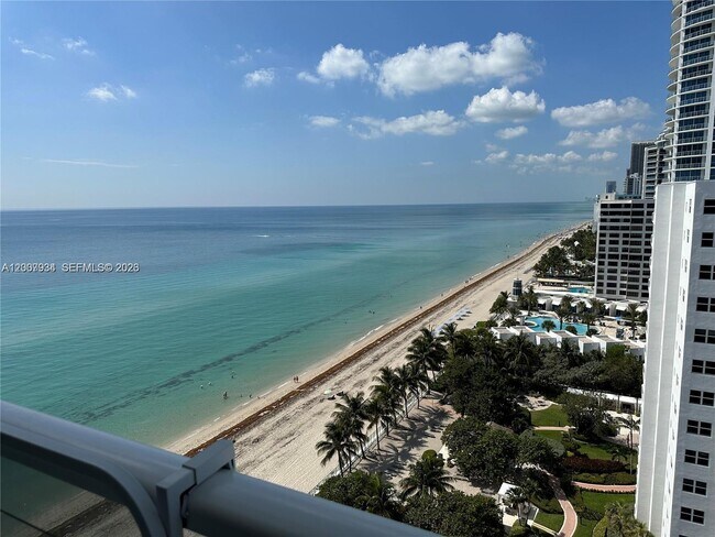 Building Photo - 2751 S Ocean Dr