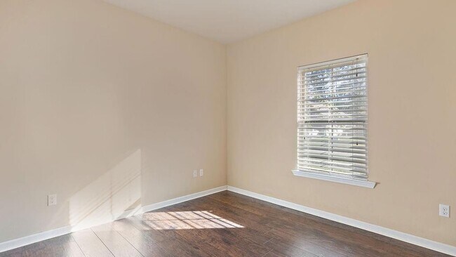 Building Photo - 42189 Broad Walk Ave