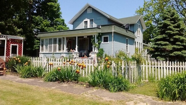 Primary Photo - 485 E 4th Ave