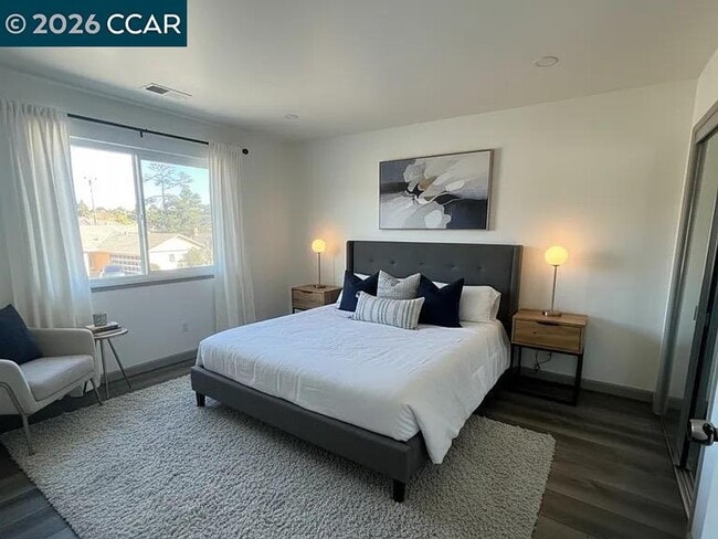 Building Photo - 3081 Birmingham Dr