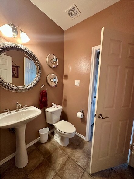 Building Photo - 2610 Jakes Ct