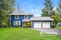 Building Photo - 1435 SE Vallair Ct