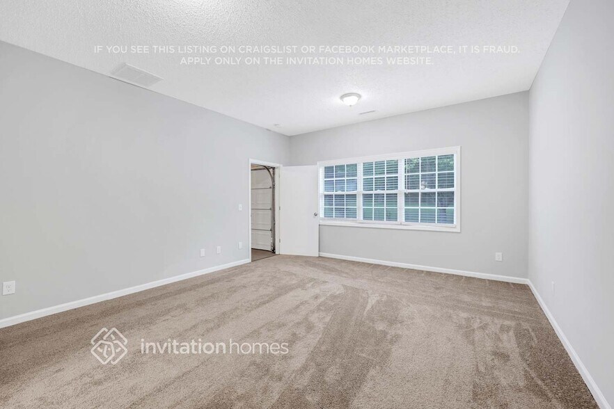 Building Photo - 123 Woodvale Dr