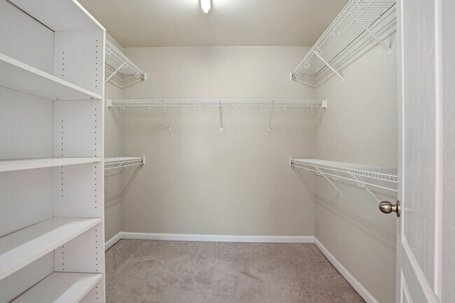 Building Photo - WAKEFIELD CORNER HOME WITH 4 BEDROOMS IS WAITING FOR YOU!