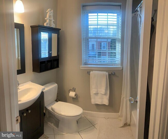 Building Photo - 2961 S Columbus St