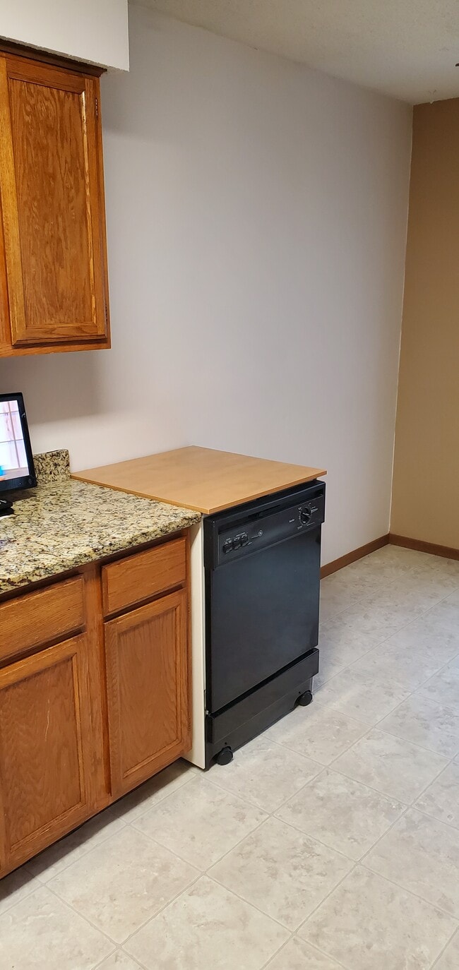 dishwasher - 14619 Burnell Park Dr