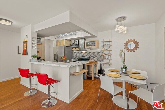 Building Photo - 1745 Camino Palmero St