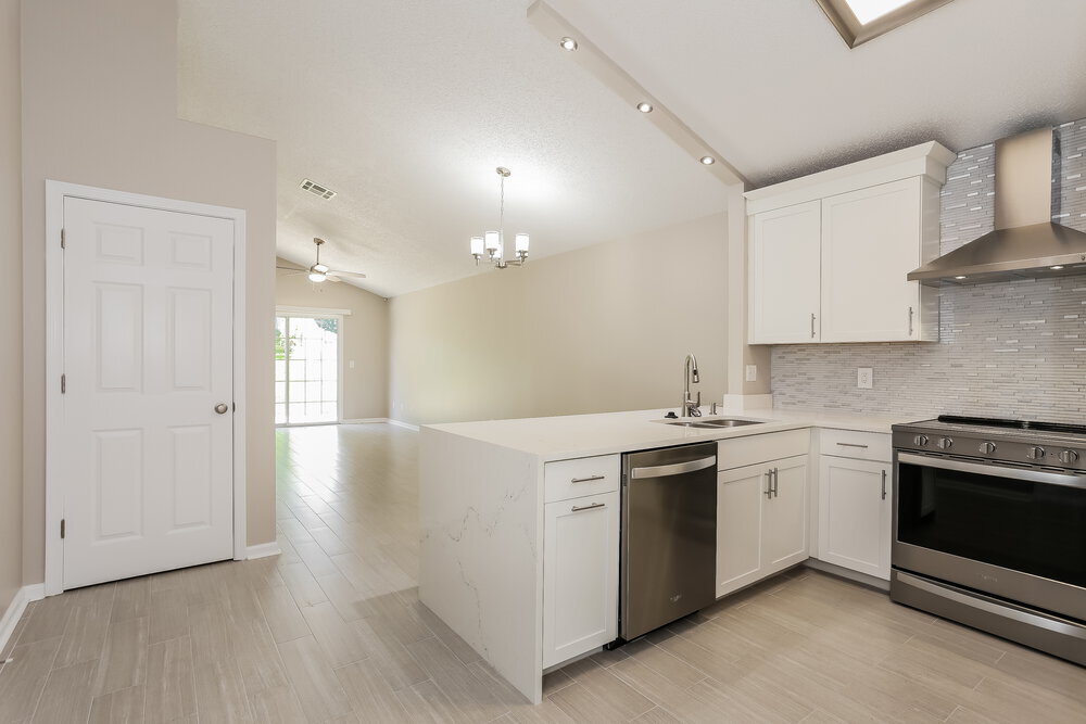 Building Photo - 12639 Ashmore Green Dr N