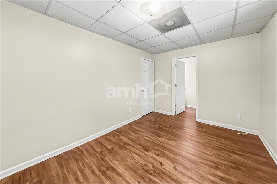 Building Photo - 1509 Locomotive Dr NE