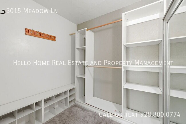 Building Photo - 3015 Meadow Ln
