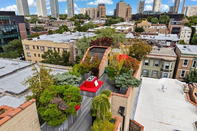 Building Photo - 3444 N Halsted St