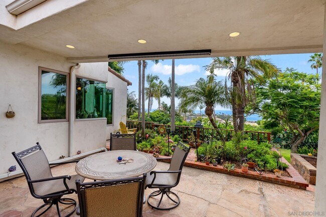 Building Photo - 701 N Granados Ave