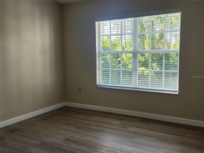 Building Photo - 6327 Green Oaks Cir